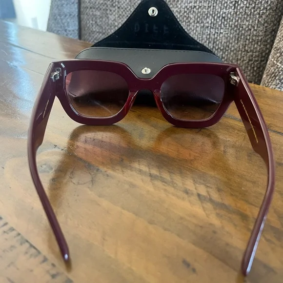 Diff Arden Sunglasses with case - Picture 2 of 6